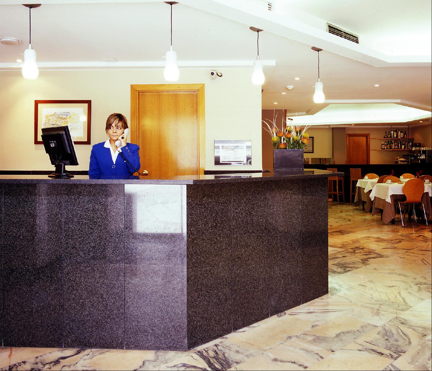 Hotel Catalonia Albeniz à Barcelone Extérieur photo