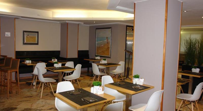 Hotel Catalonia Albeniz à Barcelone Extérieur photo